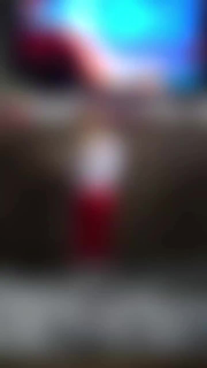 @needsyourclosenes